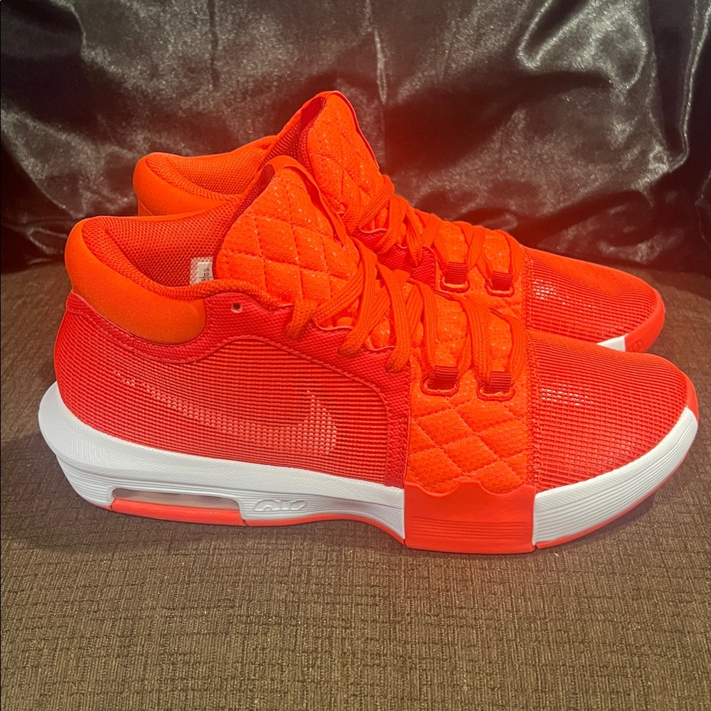 LeBron Witness 8 Crimson. Size 10